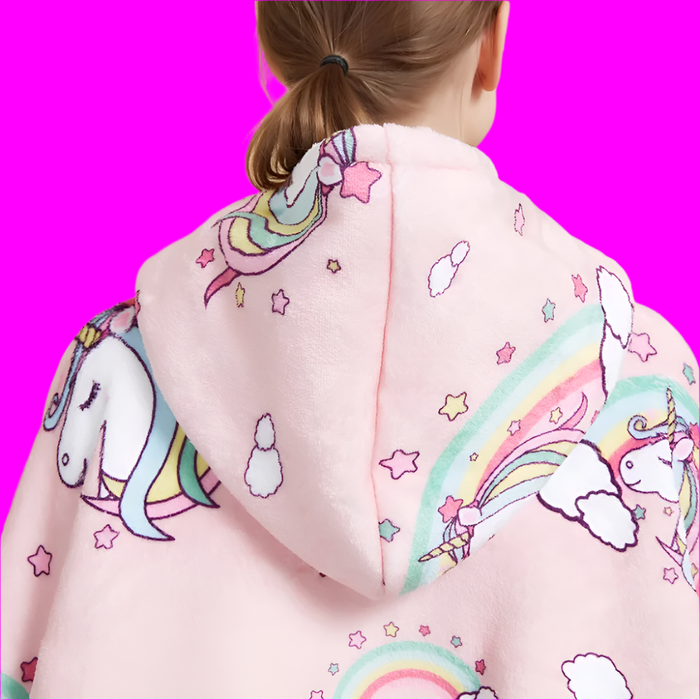 SNUGLFIT™ Hoodie Blanket Kids - Unicorn design, plush comfort for children.